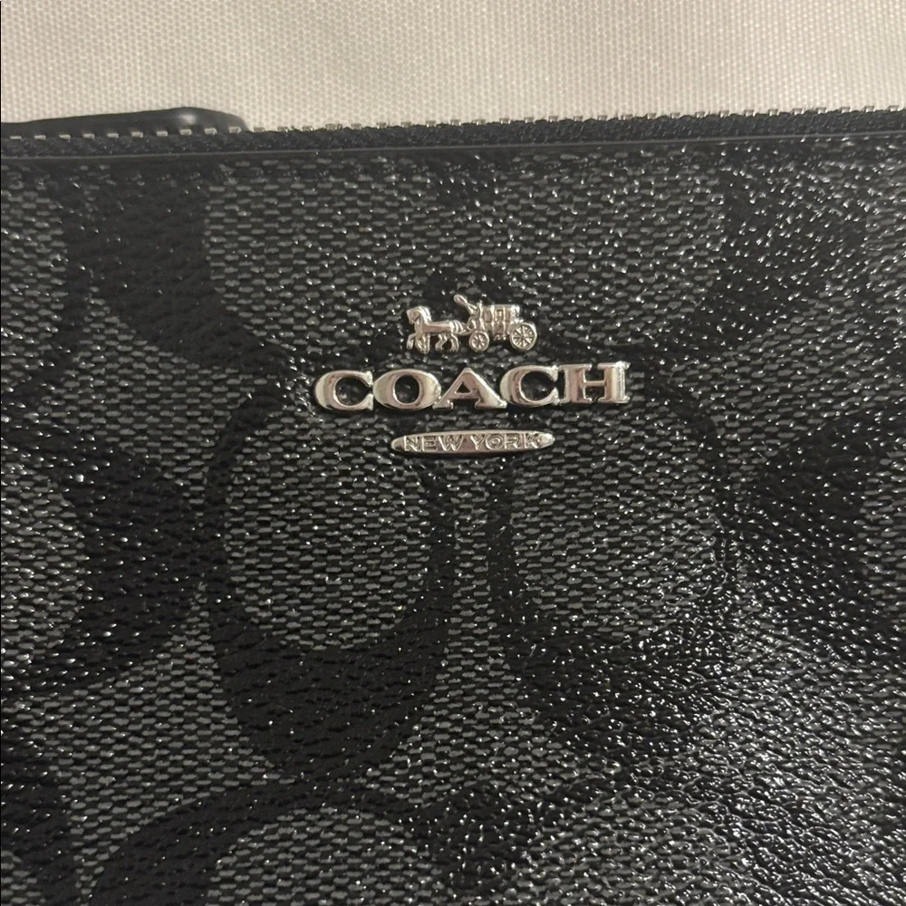 Coach Double Corner Zip Signature Wristlet Black EUC